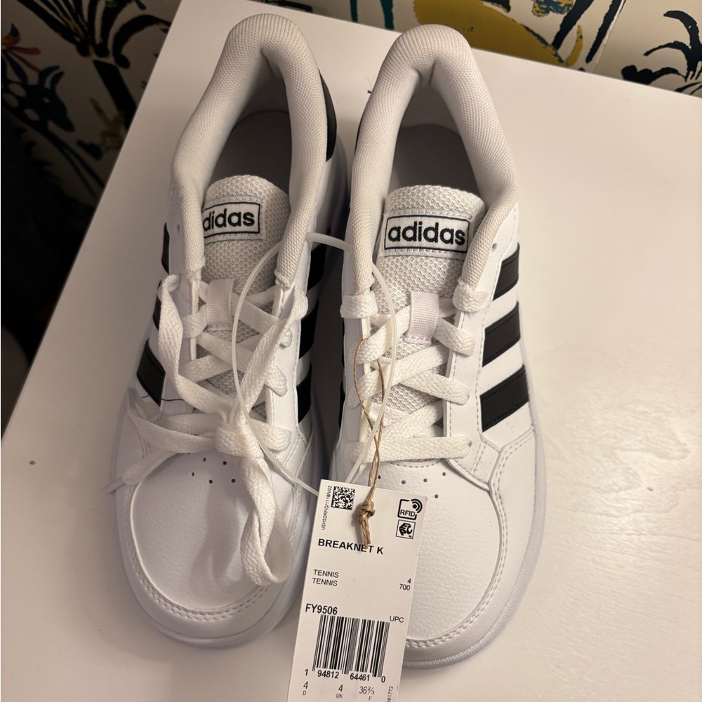 Adidas Kids Breaknet Sneakers - White and Black size 4